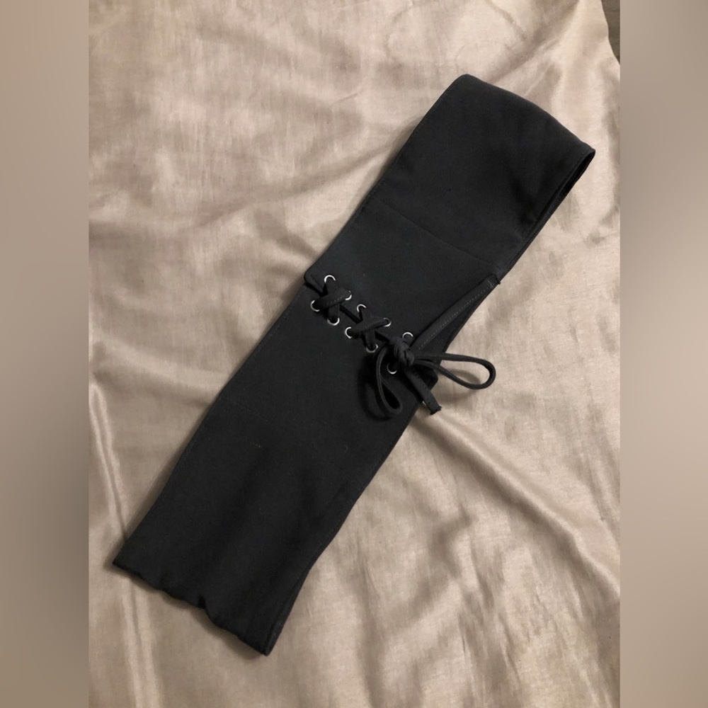 Corset style belt